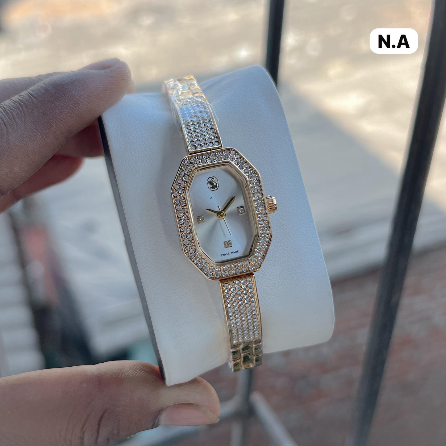 Elegnt Svarovski women’s watch featuring a rose gold