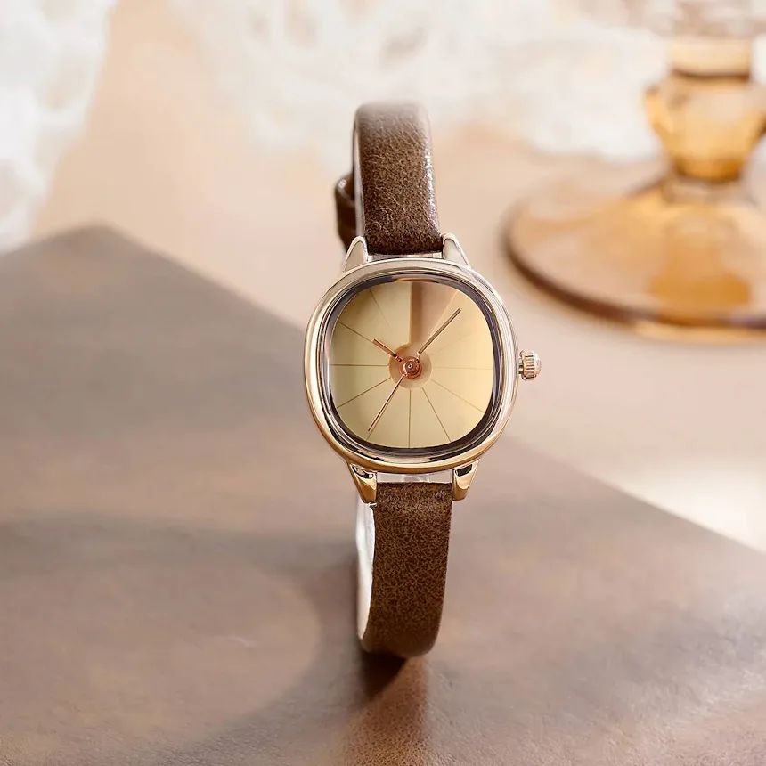Vintage Classic Leather Strap Watch – Elegant Minimalist Small Dial Design
