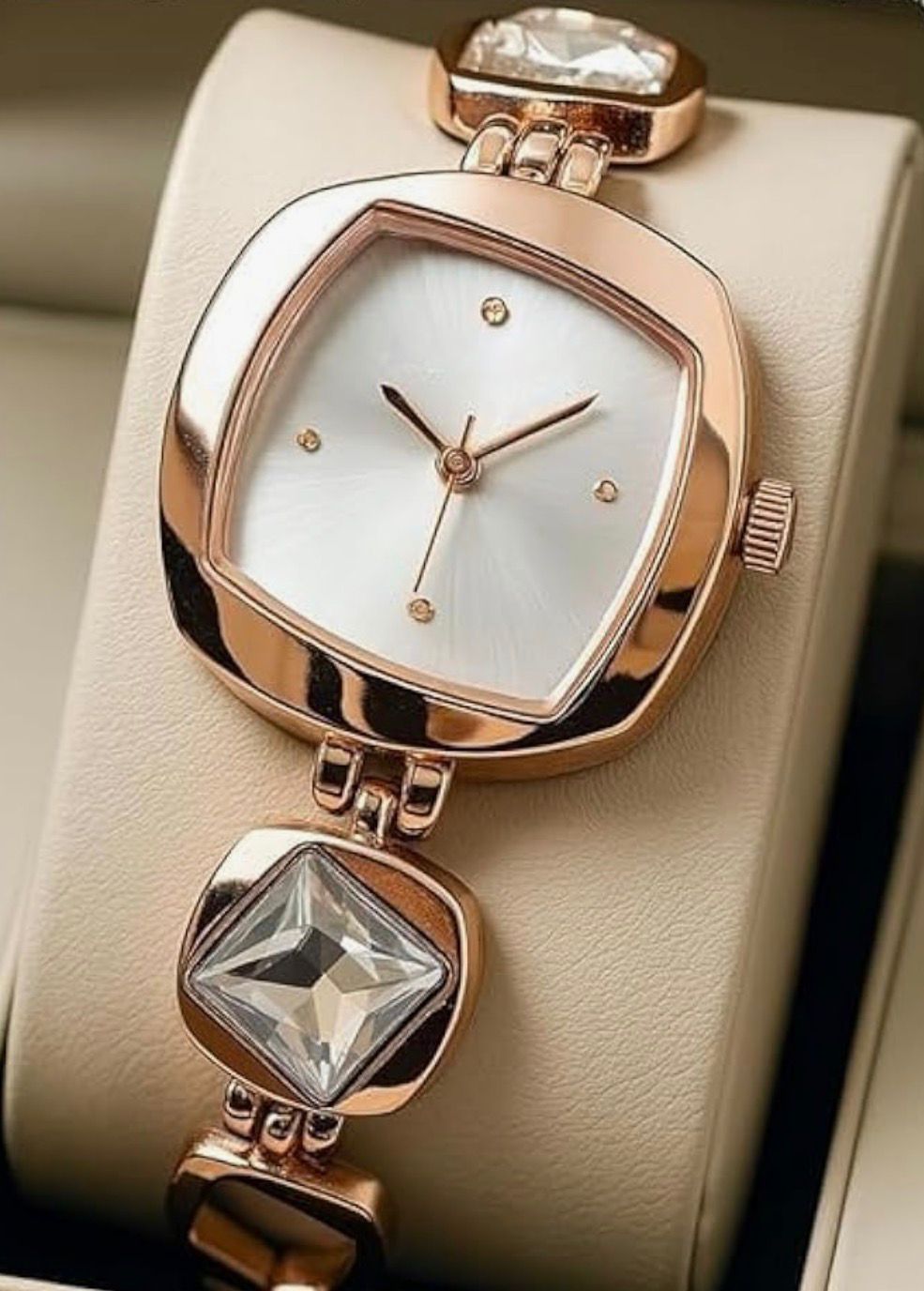 Luxury Rose Gold Bracelet Watch for Women – Elegant Diamond Style Design